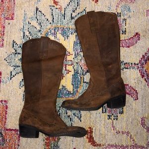Leather riding boots/cowboy boots